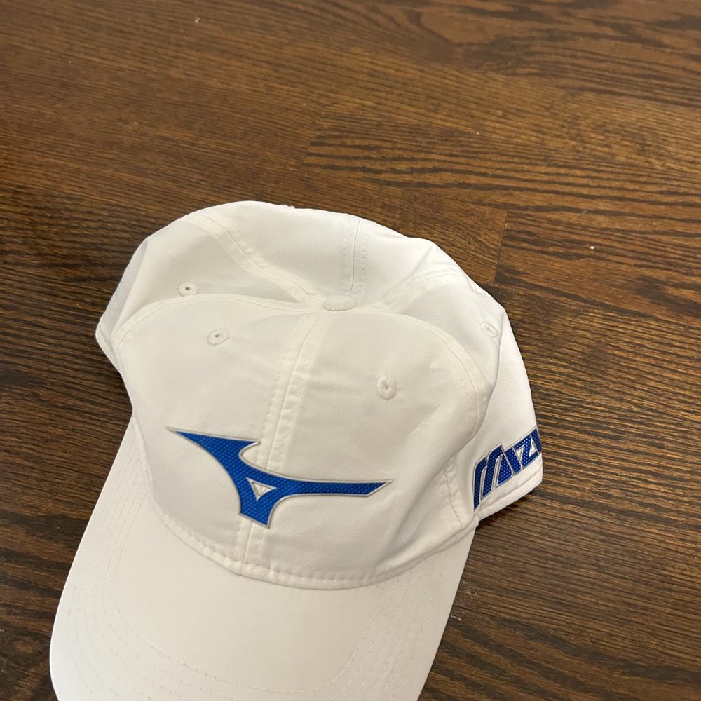 Mizuno golf hat